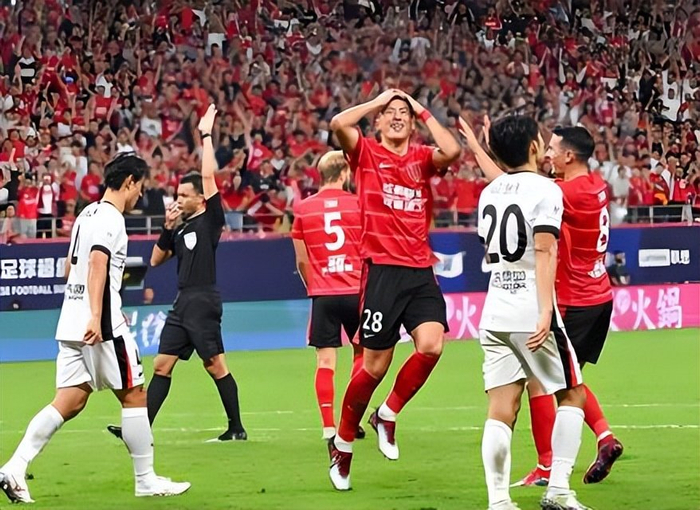 成都蓉城B队获酒企冠名 搭建人才梯队助力冲甲