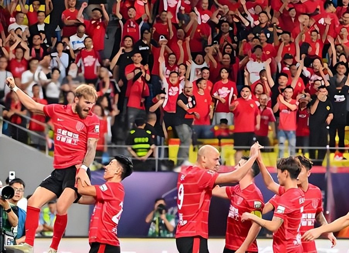 成都蓉城B队获酒企冠名 搭建人才梯队助力冲甲