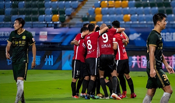 成都蓉城B队获酒企冠名 搭建人才梯队助力冲甲