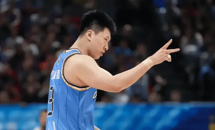 北京队下半场逆转南京队 三球星爆发助队取胜