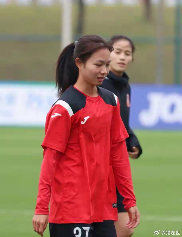 U20女足亚洲杯右路乏力 欧阳玉环留洋成焦点