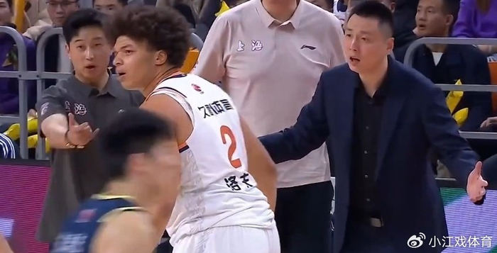 卢伟回应洛夫顿冲突事件 洛夫顿数据亮眼助力上