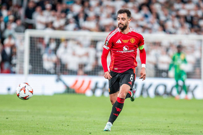 曼联剑指欧冠席位，切尔西陷强敌魔咒